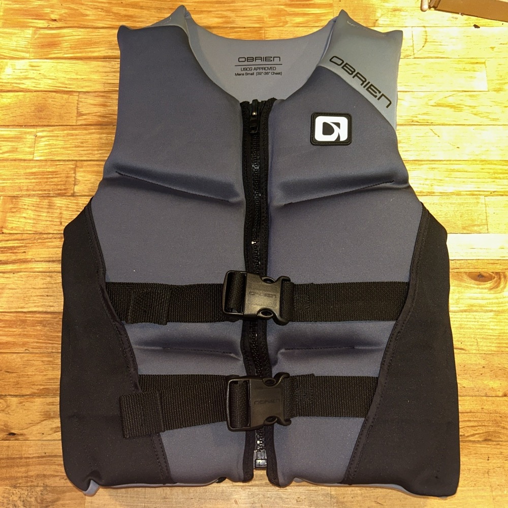 O'Brien USCG Approved Life Jacket Vest Gray/Black Front Zip w/ Buckles Men's S